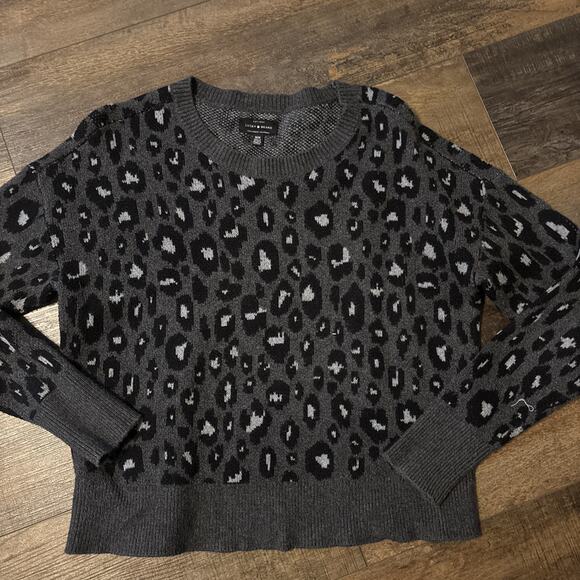 Lucky Brand Sweater Womens M Gray Leopard Crewneck Long Sleeve Knit Animal Print - Picture 1 of 3
